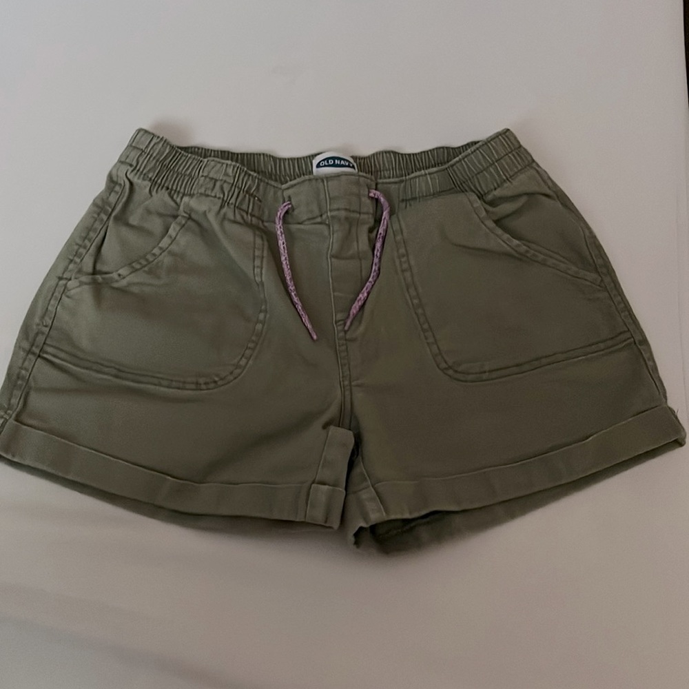 Old Navy olive green shorts, size:14 XL